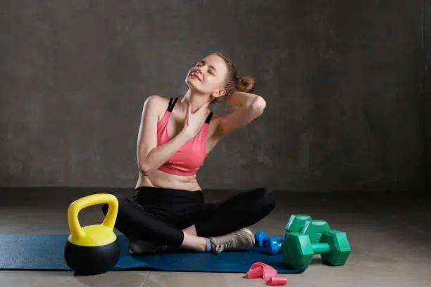Cómo aliviar el dolor articular después de hacer ejercicio de forma natural