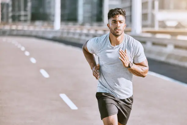 Cómo mejorar la resistencia al correr paso a paso