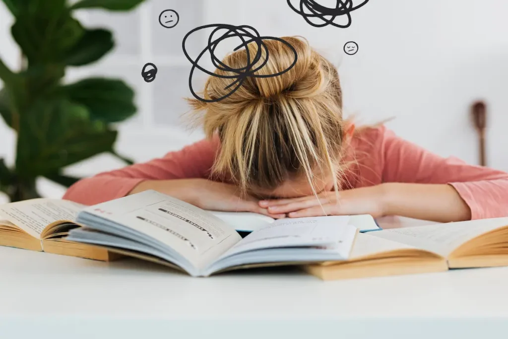 Niebla mental señales de que tu cerebro necesita descanso, nutrientes y mejores hábitos