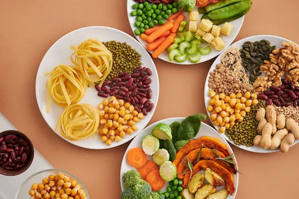 La alimentación cotidiana ofrece numerosas posibilidades para incorporar micronutrientes esenciales. La clave está en combinar diferentes alimentos y evitar que la dieta dependa de un grupo reducido de ingredientes.