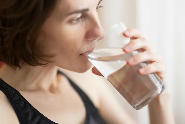 Beber poca agua durante el día